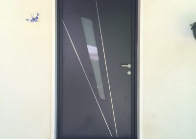 Porte d'entrée en aluminium